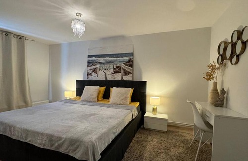 Calea Sever Bocu Apartment | Elite Residence - Modern 2BR - Sleeps 6 - FREE Parking