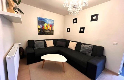 Calea Sever Bocu Apartment | Elite Residence - Modern 2BR - Sleeps 6 - FREE Parking