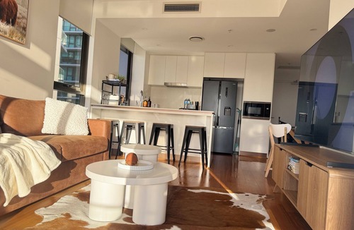 Newstead Apartment | Elite Stay- at THE DEAN’s PLACE W/City & Sunset View Free private parking, Pool