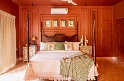 Calangute Villa | ELIVAAS 5 BHK with Pvt Pool, Entertainment Room & Glass House - Bludoor