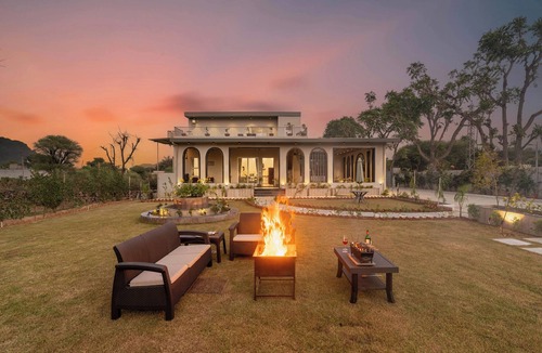 Jaipur Villa | ELIVAAS Jamun Farm 2 BHK Villa with Pool