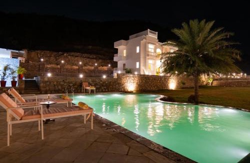 Bedla House | ELIVAAS Mandovar Mountain Valley Retreat Pet-friendly Suite Room with Shared Pool, Garden, Restaurant & Hill Views