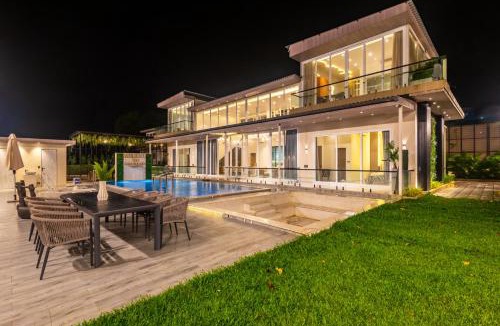 Lonavala Villa | ELIVAAS Meraki Villa - Luxe 6 BHK Glass Villa With Private Pool, Balcony, Garden & Gazebo