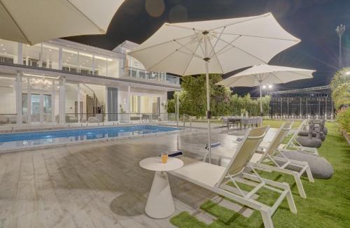 Lonavala Villa | ELIVAAS Meraki Villa - Luxe 6 BHK Glass Villa With Private Pool, Balcony, Garden & Gazebo