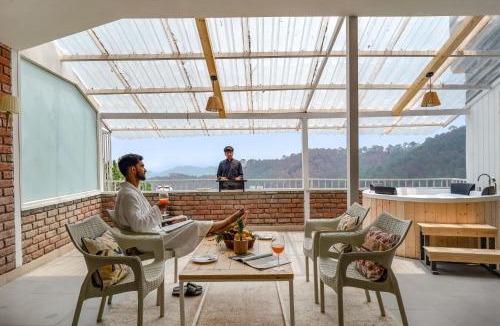 Kasauli Villa | ELIVAAS Signature Beyond the Curb 3- BHK Villa with Private Jacuzzi, Open-air Terrace & Hill Views