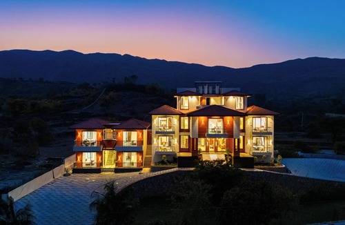 Gogunda Villa | ELIVAAS Terra Cove 6 BHK Retreat with Pvt Pool