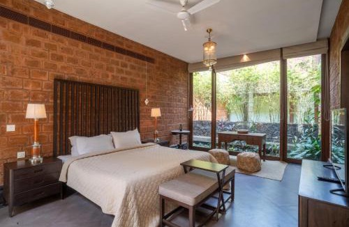 Aldona Villa | ELIVAAS The Glass Villa - An ultra-luxurious 4-BHK villa with an infinity pool