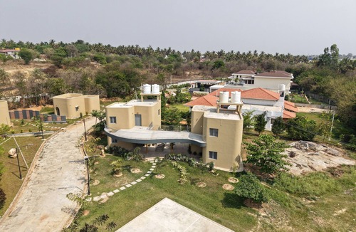 Kumbalgodu Hotel | ELIVAAS Urvi Resort | Eco-Luxury Getaway with Pool