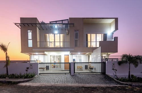 Igatpuri Villa | ELIVAAS White House 4BHK Villa With Pool