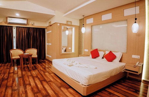 Pulamanthole Hotel | Emarald Ayurvedic Resort