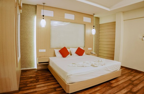 Pulamanthole Hotel | Emarald Ayurvedic Resort