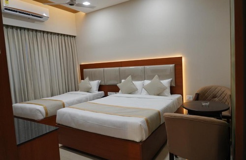 Thousand Lights Apartment | EMBASSY PARK - Near US consulate, Apollo hospital, Sankaranethralaya