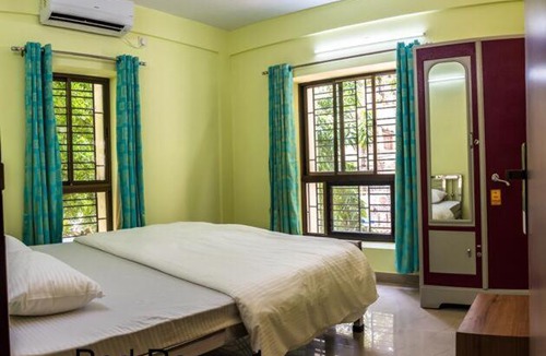 Ballygunge Apartment | Emerald By Olys Apartment