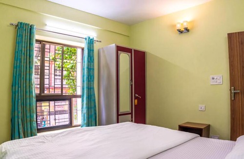 Ballygunge Apartment | Emerald By Olys Apartment