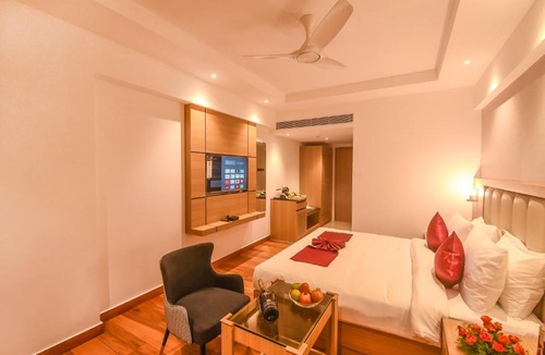 Mysore Hotel | Emerald Clarks Inn Suites