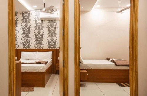 Alwaye Hotel | Emerald Royal Residency
