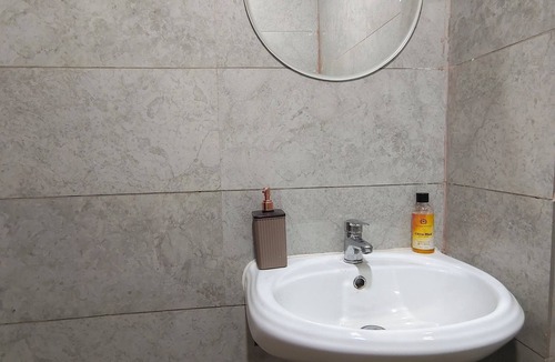 New Delhi House | Emeralds – Modern, Spacious 2 BHK Flat with AC & WiFi ~ Near Lake & Golf Course