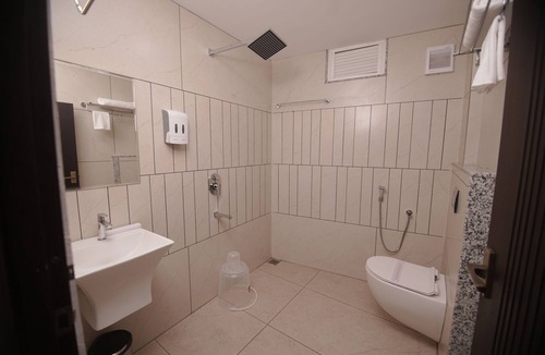Pala Hotel | Empire Suites