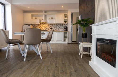 Poiana Brasov Apartment | English Home in Silver Mountain Resort Poiana Brasov
