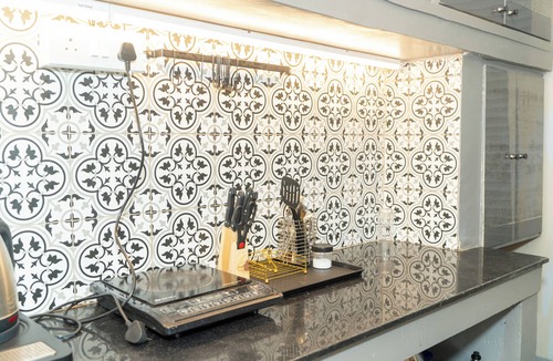 Alipur Apartment | Enjoyable 2-bedroom apartment with AC in vibrant Kolkata