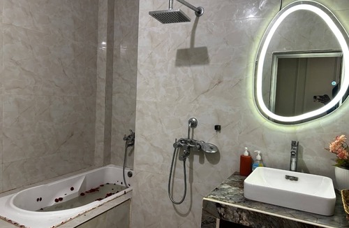 Jamshedpur Apartment | Entire 3rd Floor With Glass Room of 180° Mountain View & Private Terrace