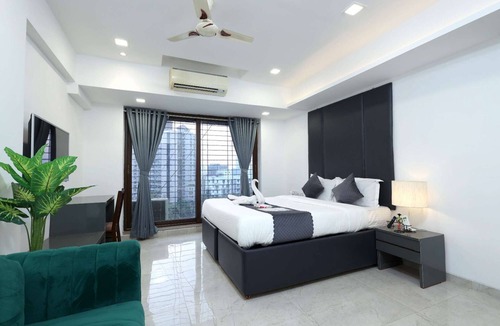 Upper Govind Nagar Hotel | Entire 4 Bedroom suite with Personal Chef
