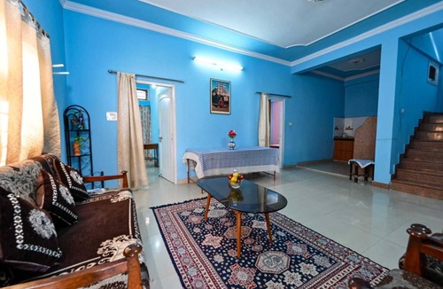 Bhopal House | Entire Bunglow with 24x7 caretaker/Cook Bhumi Homestay Bed N Breakfast