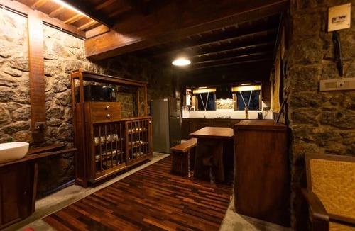 Udumbanchola Cottage | Entire Property:1BHK Cottage with Attic,Kitchen & Sunset View Deck |Near Munnar