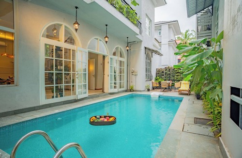 Gauravaddo Villa | Esh Cottages Birch | Hillside 4-BHK Hideaway With Lush Garden, Common Pool, & Gaming Zone