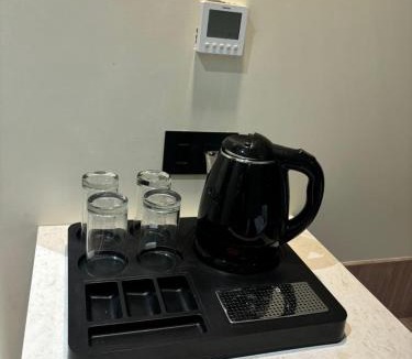 Dharavi Hotel | Esquire Hotel Near BKC Mumbai