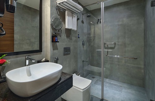 Thoraipakkam Hotel | Essentia Premier Hotel Chennai OMR