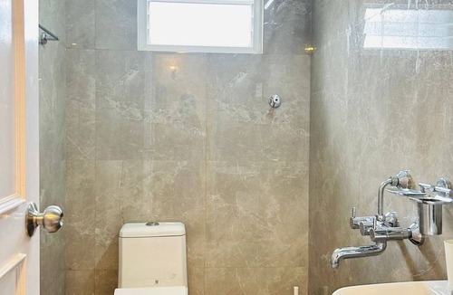 Serilingampally Apartment | Evara Hitec Grandeur: Luxury 3BHK Apt near Hi-Tech City