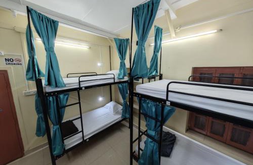 Kalighat Hostel | Evara Stays Backpackers Hostel