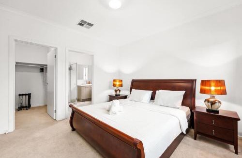 Clyde House | Everything You Need - Family Retreat in Clyde