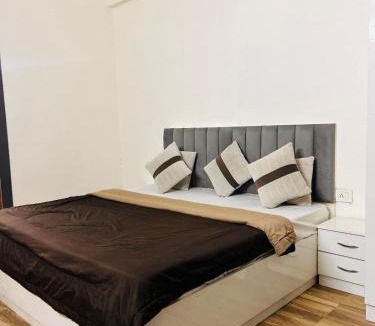 Greater Noida Apartment | Evora 1BHK - GHAR - Best for PARTY