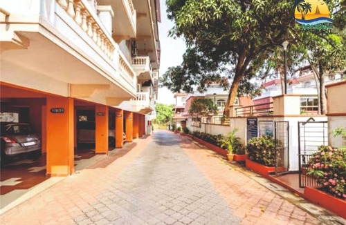 Fatona Apartment | Exceptional and Guest favourite rating - 350 Mtrs from Beach with Pool & Gym