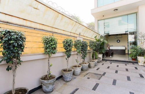 DLF City House | Executive Suites with Kitchen@Golf Course Road
