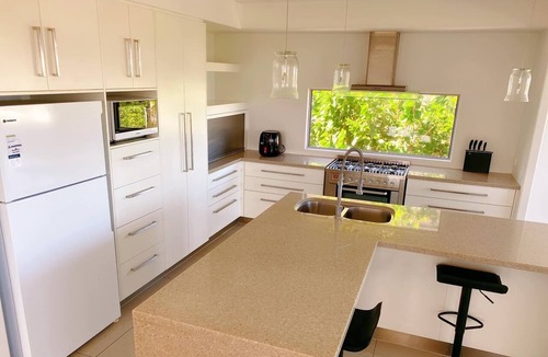 Yeppoon Villa | Exquisite 3 storey central villa with everything!