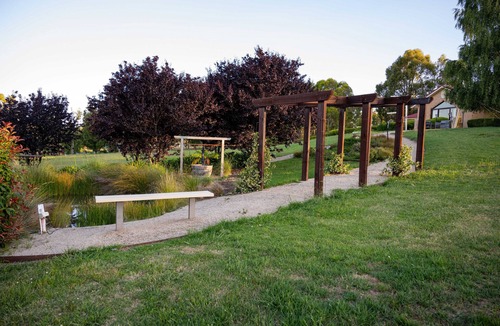 Orange East Villa | Eyvan Grove | Luxury 4-Bedroom Country Retreat Near Orange Wineries (Sleeps 8)