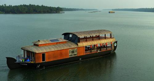 Kasaragod District Boat Rental | Ezhimala back water cruise