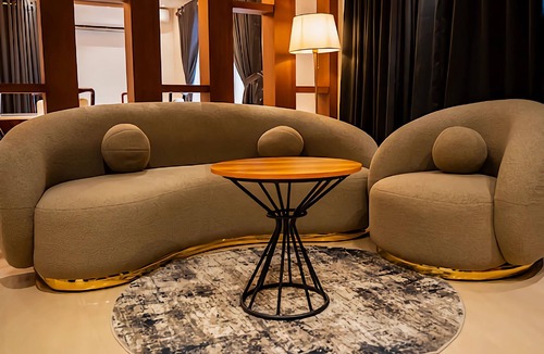 Thrippunithura Hotel | FA GARDENS