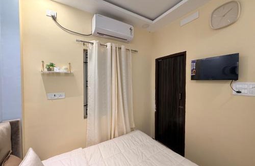 Velachery Hotel | Faaloon 102
