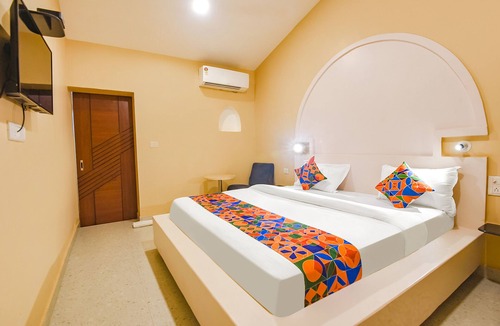 Chorla Ghats Hotel | FabEscape Kautilyaa Resort With Swimming Pool