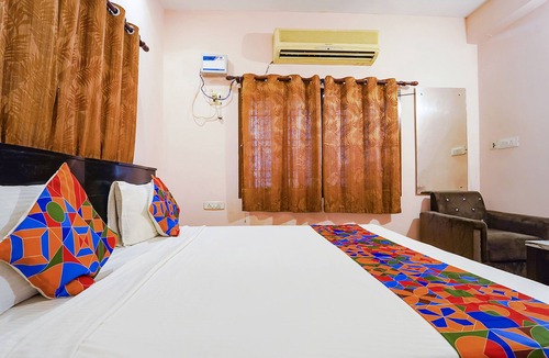 Vadapalani Hotel | Fabexpress Earth