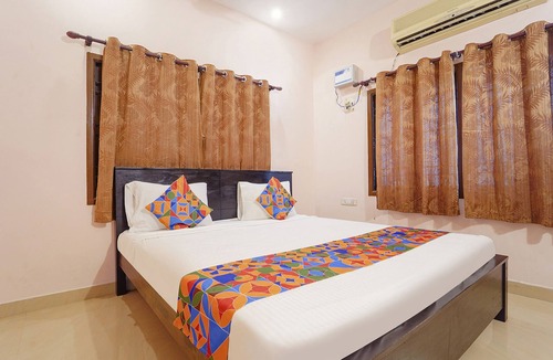 Vadapalani Hotel | Fabexpress Earth