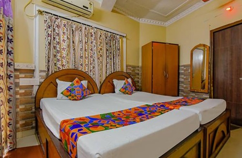 Sector 1 Hotel | Fabexpress Elight Residency