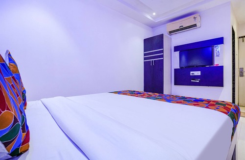 Dharavi Hotel | Fabexpress Embassy Suites