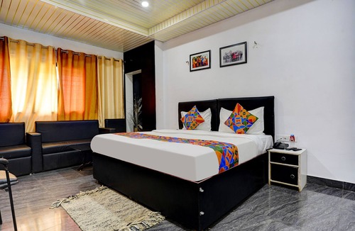 Maharana Pratap Nagar Hotel | Fabexpress Gauri Shree