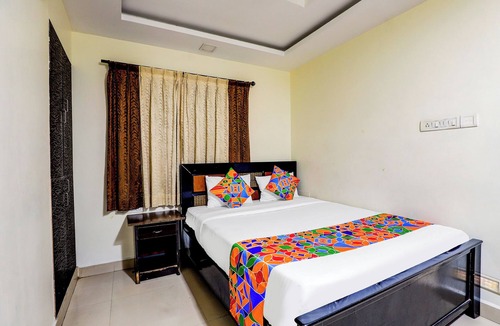 Vadapalani Hotel | FabExpress Karuna Regent