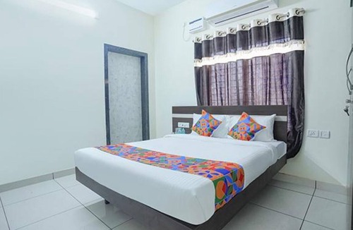 Vandavasi Hotel | Fabexpress Srinivasan Apartment